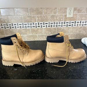 Utility work boots in great shape, just haven’t wore in a while.These are unisex